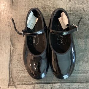 Girls tap dancing shoes